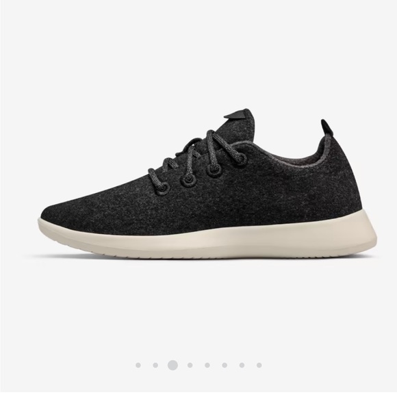 Allbirds Wool Runners, Tuke Jo (Natural Black Upper/Cream Sole) size 7 - Picture 3 of 7